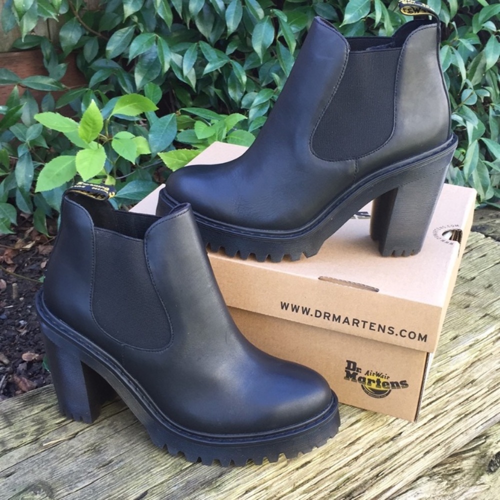 NEW Dr Martens Hurston Heeled Chelsea Black Boots